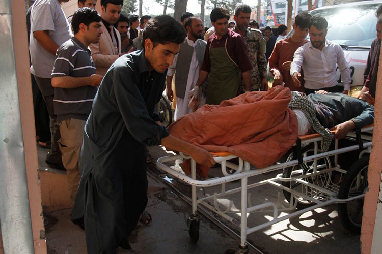 Eksplozija u Avganistanu, poginulo najmanje 18 putnika iz autobusa