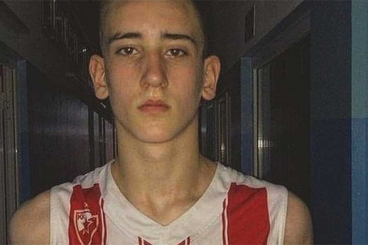 Crna Gora: Otac košarkaša bijesan, sinu ne daju da igra za Srbiju