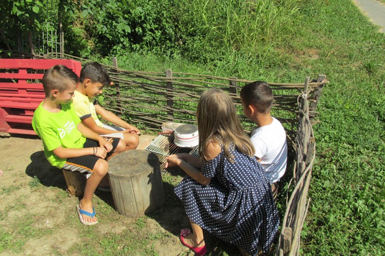 Mališani napravili dječiji ranč u Šamcu
