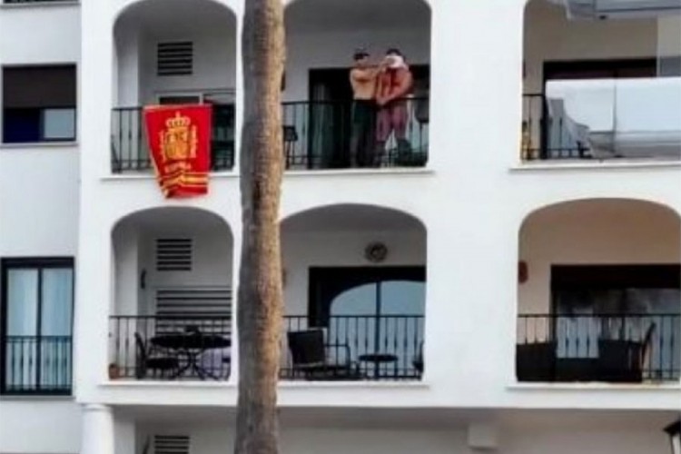 Srbin u Španiji prerezao vrat zemljaku na balkonu