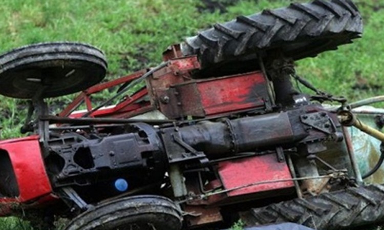 Vozač poginuo, jedno povrijeđeno u prevrtanju traktora kod Gradiške