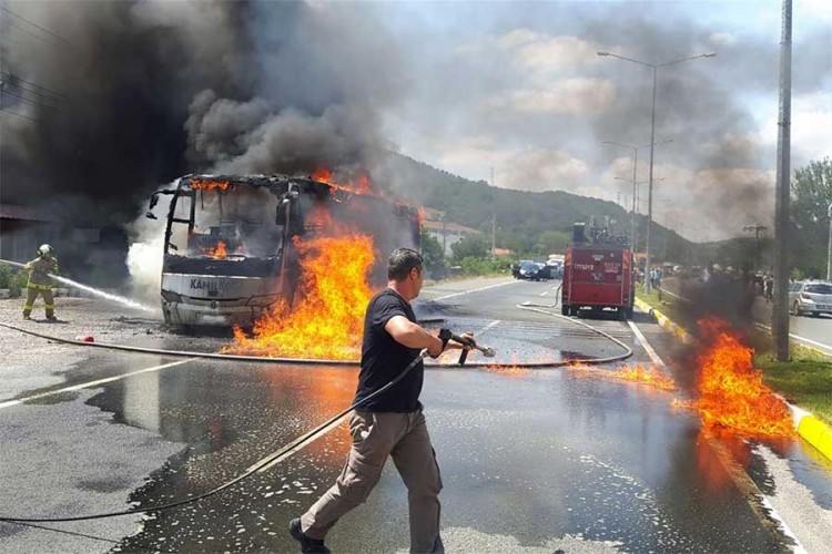 Požar u autobusu, pet osoba poginulo