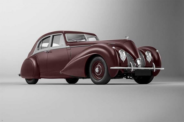 Bentley restaurirao model Corniche uništen u Drugom svjetskom ratu