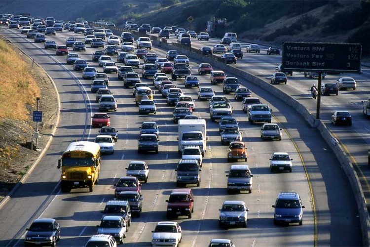 Ovako se vozač iz Los Anđelesa snašao u saobraćajnoj gužvi