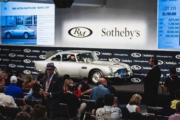 Bondov Aston Martin DB5 prodat za 6.385.000 dolara