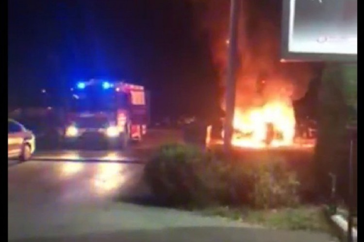 Paljevina u Banjaluci: Dok je bio u provodu zapaljen mu skupi auto