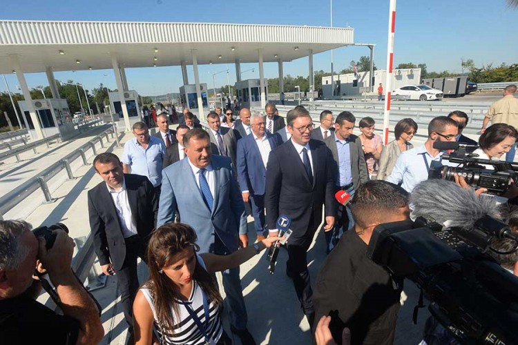 Vučić i Dodik obišli naplatnu rampu Obrenovac