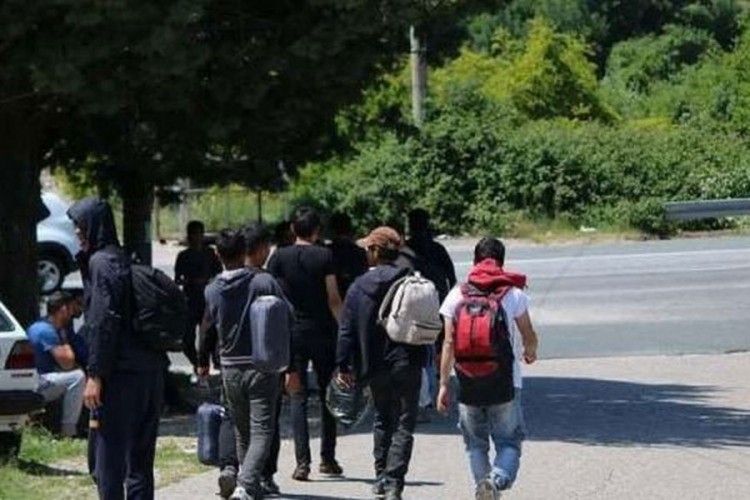 Crnogorska policija spriječila ilegalni ulazak 300 migranata u BiH