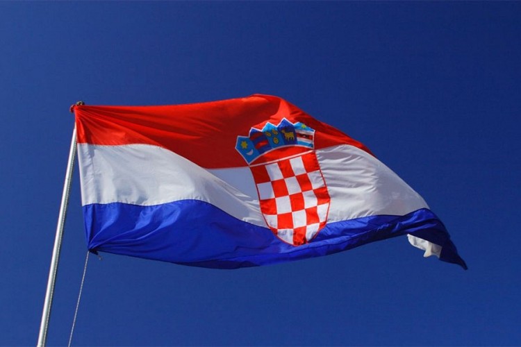 Sekretarka hrvatske ambasade suspendovana poslije rasističkih ispada