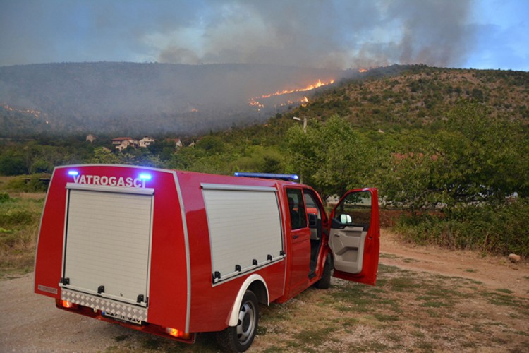 Dva požara izbila u okolini Trebinja