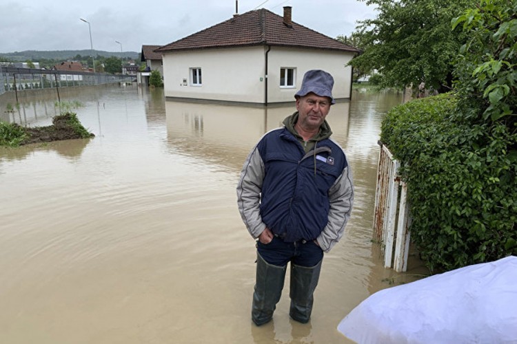 Sabira se šteta u Tešnju: Poplavljeno 240 objekata, oštećeni putevi