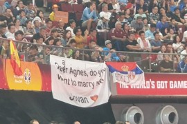 Srbin "uz grešku" zaprosio djevojku u finalu Mundobasketa