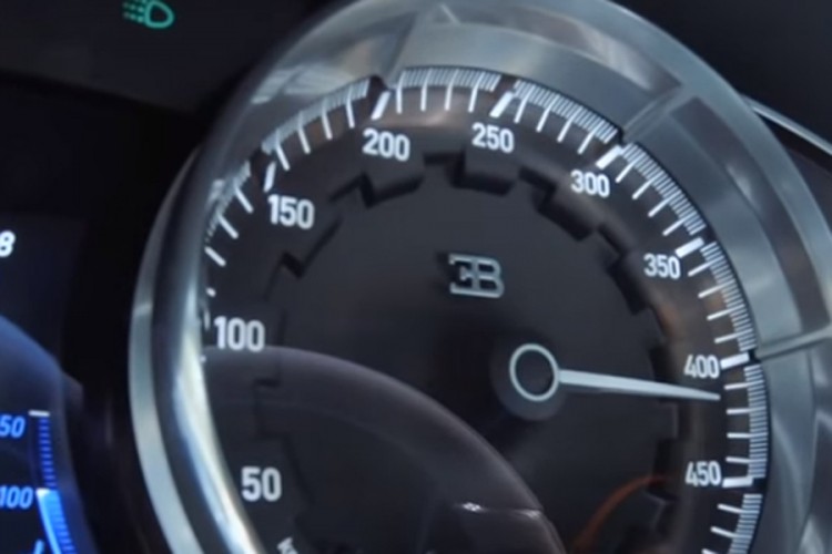Pogledajte kako izgleda kada vozite 420 kilometara na sat
