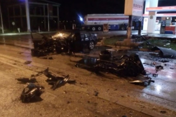 Suvozač iz BMW-a podlegao nakon stravične nesreće u Visokom