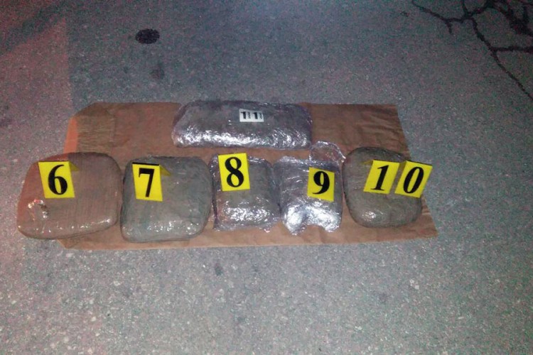 Uhapšene tri osobe, oduzeto pet kilograma droge