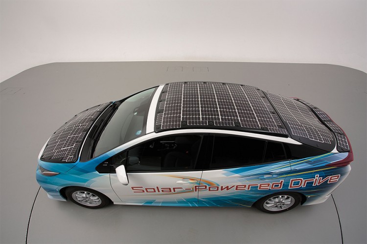 Toyota testira Prius sa solarnim panelima