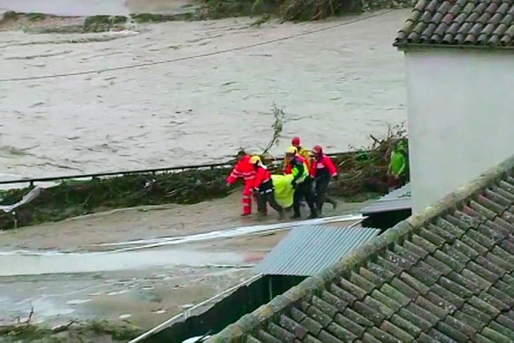 Četvoro poginulih u poplavi na jugoistoku Španije