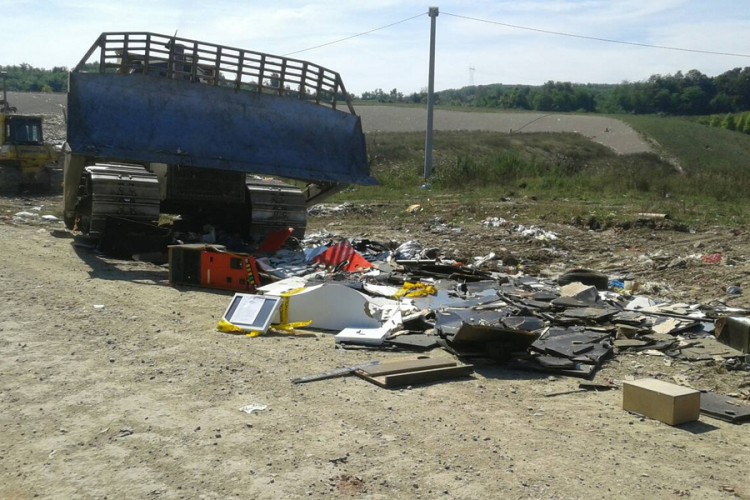 Uništeni predmeti koje su oduzeli inspektori Republičke uprave za igre na sreću