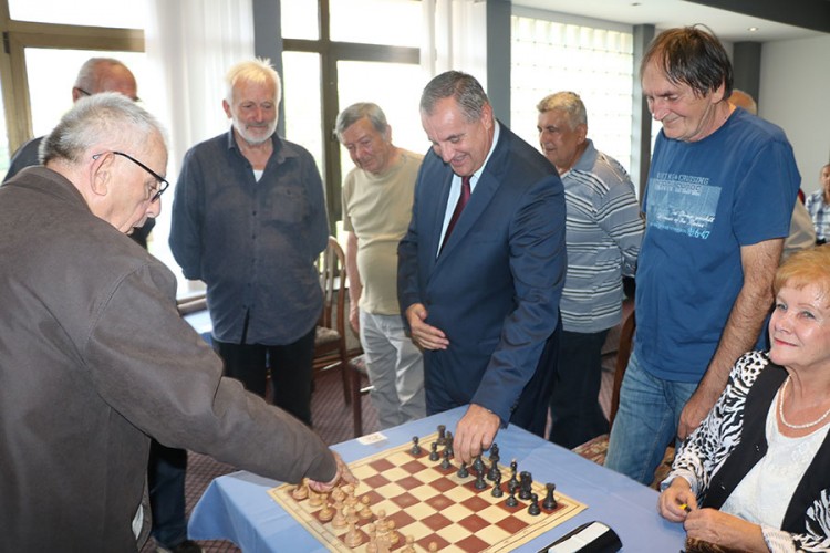Šahovsko prvenstvo u Trebinju: Višković povukao prvi potez