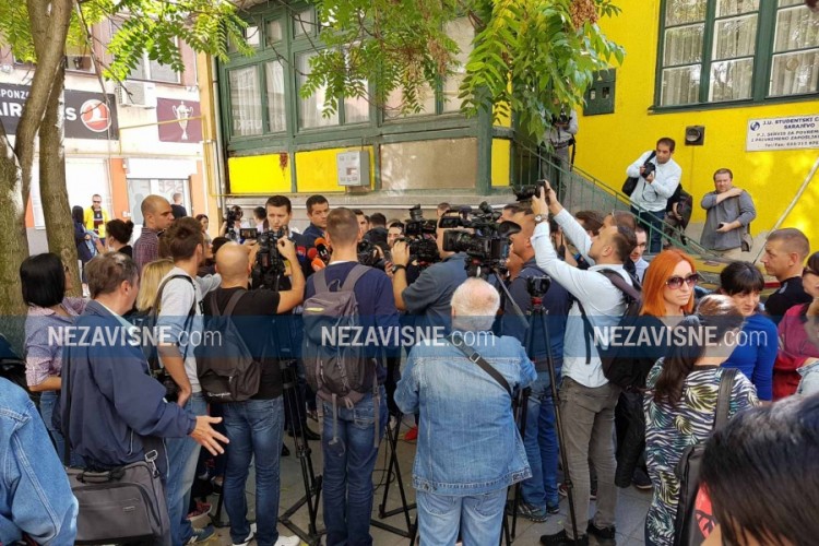 Protest novinara u Sarajevu: Nikad nije bila teža situacija
