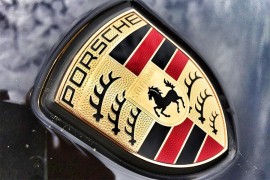 Porsche u Kini povlači 2.000 vozila