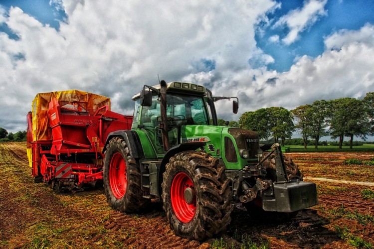Kolaps na holandskim putevima, farmeri traktorima idu u Hag