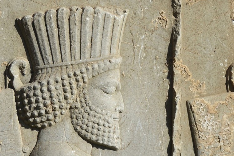 SAD vratile Iranu oko 1.800 antičkih predmeta