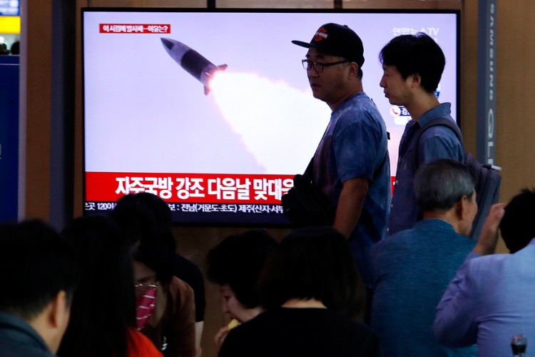 Sjeverna Koreja lansirala najmanje jednu balističku raketu