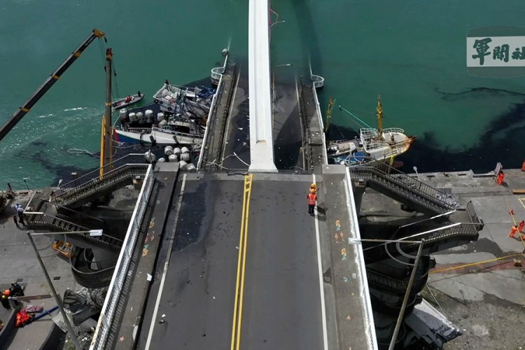 Tajvan: Pronađene četiri žrtve rušenja mosta, potraga za još dvije