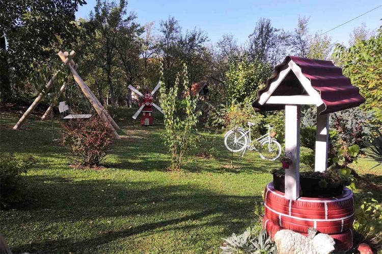 Dvorište porodice Vranješ iz Ljubačeva izabrano za najuređenije u Banjaluci