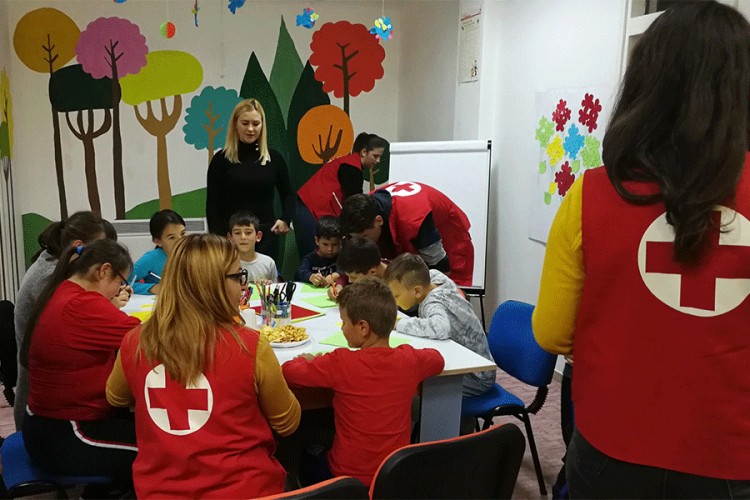 Volonteri posjetili djecu u "Kući radosti"