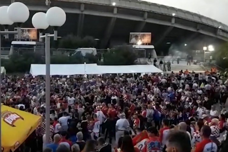 Split pod opsadom: Nezapamćene mjere bezbjednosti pred utakmicu Hrvatska - Mađarska