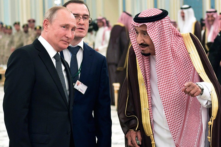 Putin poklonio saudijskom kralju sokola sa Kamčatke