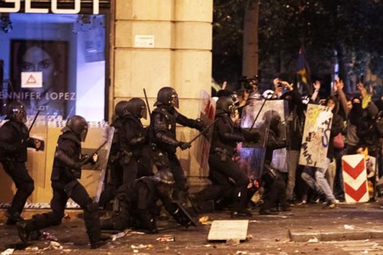 Policija preuzela kontrolu nad ulicama Barselone