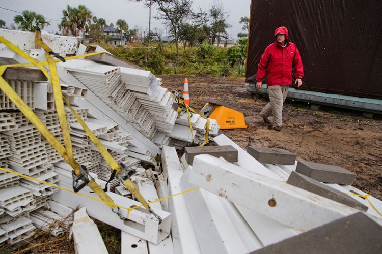 Tornado na Floridi, oštećene kuće i škola