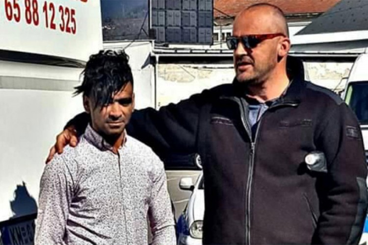 Migrant se zakačio za autobus: Želio u EU, završio u Višegradu