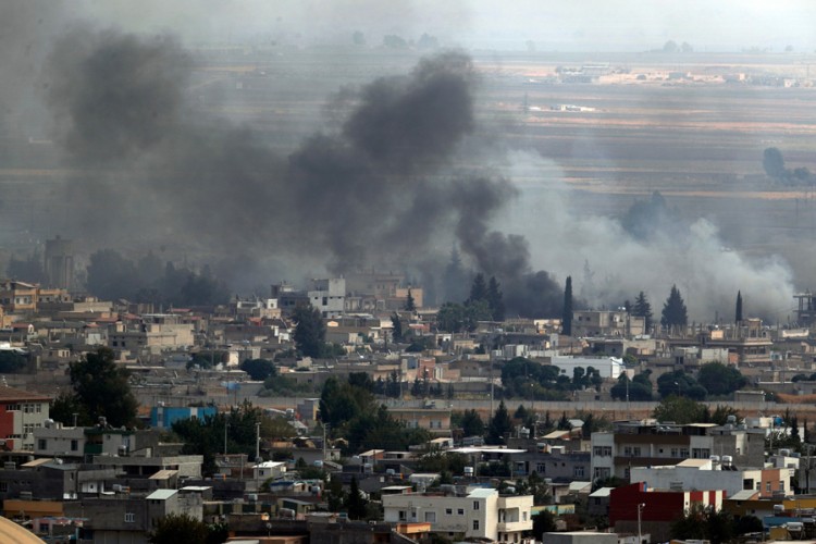 Konvoj sa kurdskim borcima i ranjenicima napušta sirijski grad