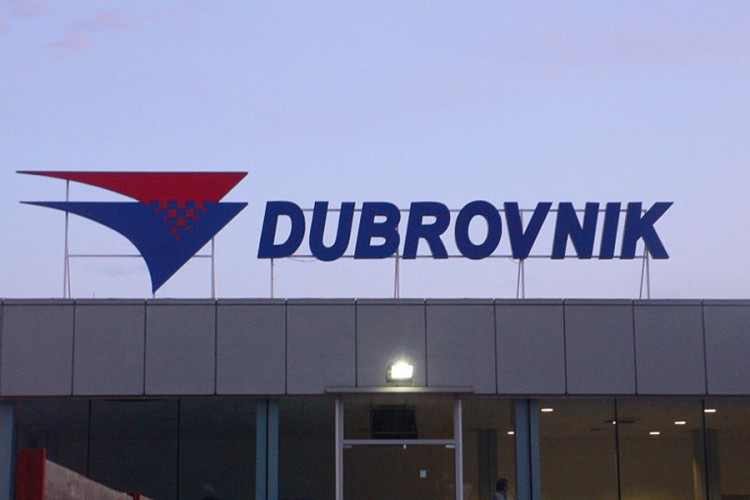Velika pljačka u Dubrovniku, policija s dugim cijevima na aerodromu