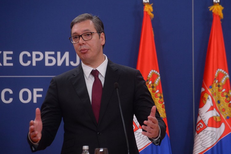Vučić: Altmajer nagrabusio, gnjaviću ga oko Volkswagena