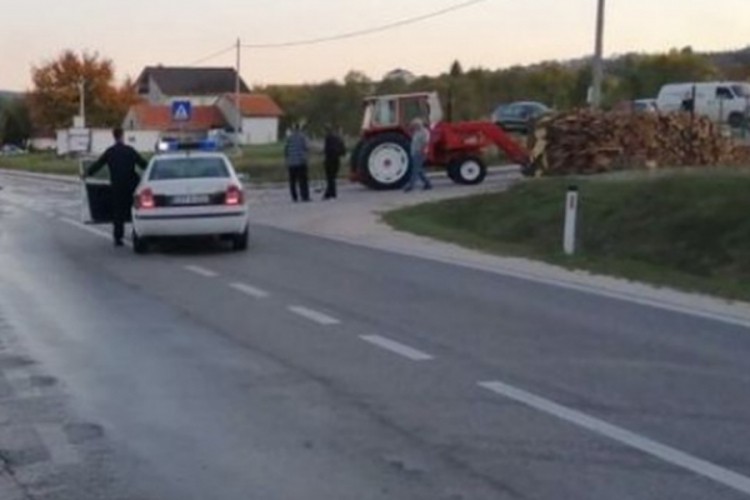 Mladi motociklista poginuo prilikom sudara s traktorom