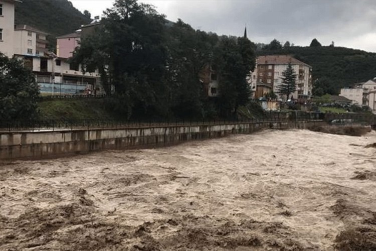 Poplave u Kataloniji, jedna osoba poginula
