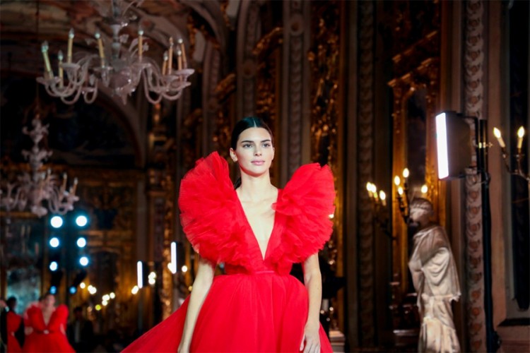 U Rimu održana glamurozna revija poznatog dizajnera za H&M