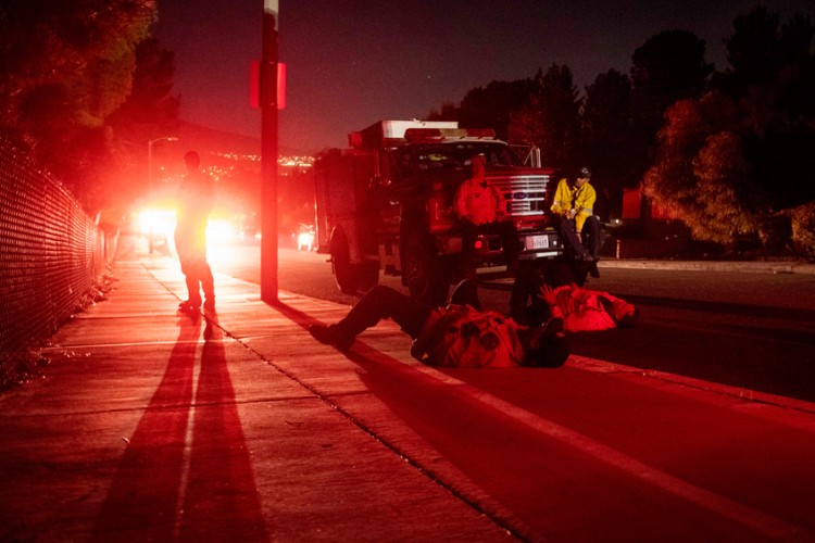 Vanredno u Kaliforniji, evakuisano 40.000 ljudi