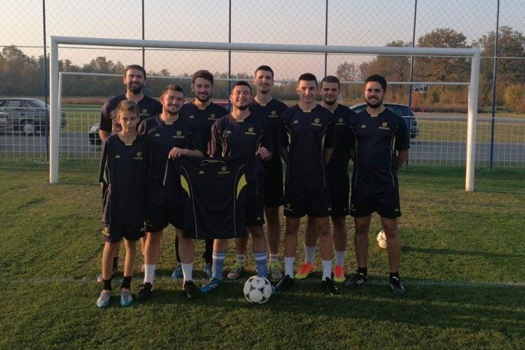 Mozzart donirao dresove za FK "Crni Vrh" u sklopu akcije "Novi dresovi za nove šampione"