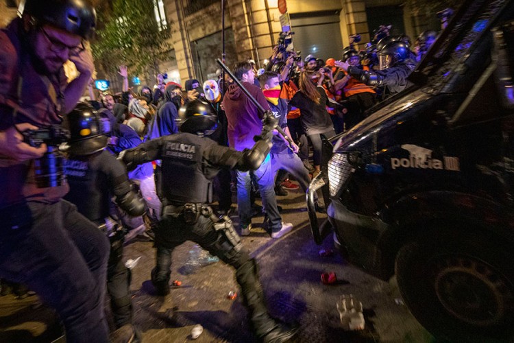 Neredi u Barseloni, šest povrijeđenih