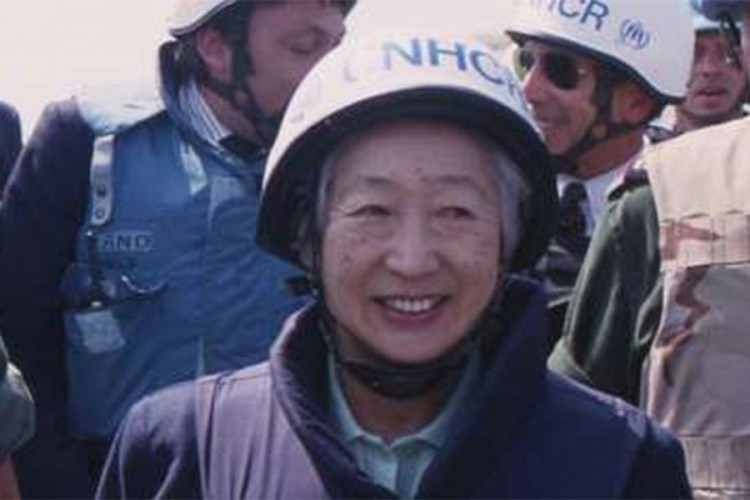 Preminula Sadako Ogata