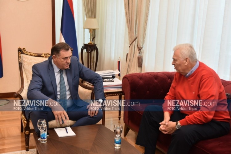 Počeo sastanak Dodika i Pavića