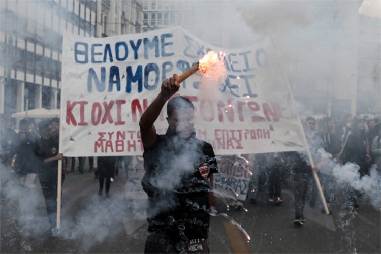 Nasilje tokom protesta učenika u centru Atine