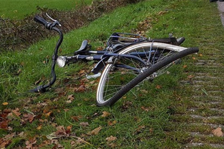 Sudar dva bicikla: Starac poginuo, dječak povrijeđen