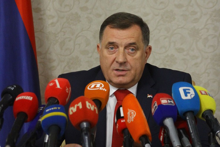 Dodik: Bošnjaci se pričom o NATO-u kriju od izmjena Izbornog zakona